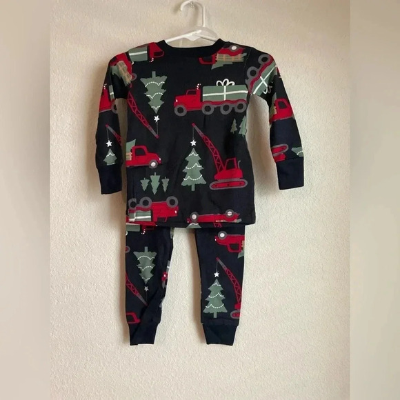 Carter’s Baby Black and Red Christmas truck 2 piece pajama set 12M - Picture 1 of 4